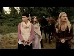Dans  Prisonniers , quand Emma et Mary Margaret sont arrives dans le monde des contes de fes elles se font capturer par la princesse Aurore. Elles sont envoyes dans une cellule... mais avec qui la partagent-elles ?