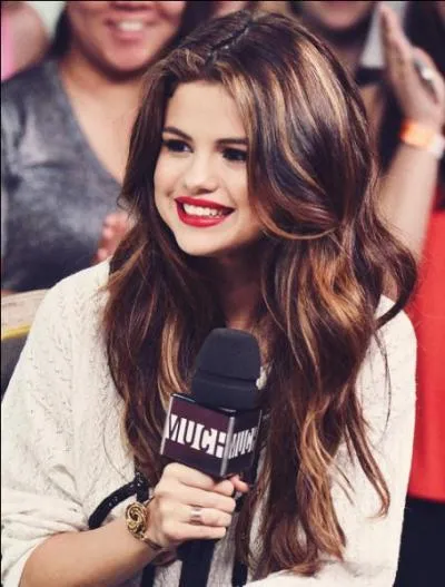 A quelle radio se rend-elle rgulirement quand elle passe en France ?