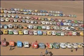 Quel est le nom de cette expdition en 4L qui traverse le Sahara afin d'acheminer des fournitures scolaires en Afrique ?