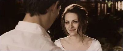 Quand Bella devient-elle une vampire ?