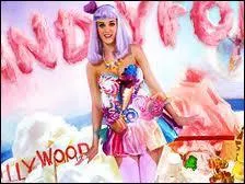 Katy Perry a fait une chanson o dans clip elle se promne dans un pays de sucreries . Quel est le titre de cette chanson ?