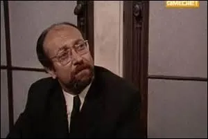 Et pour continuer  nerver Sir Arthur, l'auteur remplace le docteur Watson par Wilson. Mais qui campe ce rle ?