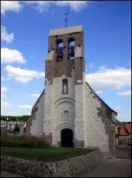 Voici l'glise de la commune picarde de Pont-de-Metz. Elle se situe dans le dpartement n ...