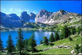 Au parc national du Mercantour, le loup a refait son apparition en France en 1992 depuis l'Italie. O le parc se situe-t-il ?