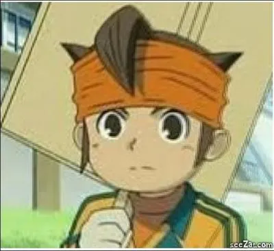 Qui a t le PREMIER  tre recrut par Mark lorsqu'ils n'taient que 7 dans l'quipe ? (retour en arrire au premier pisode)