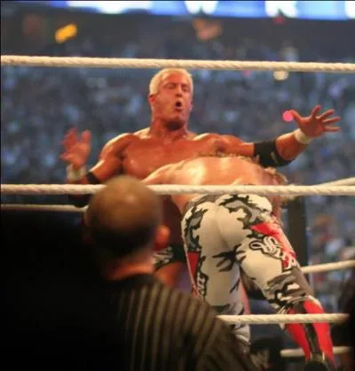 Quel est le finisher d'Edge ?