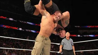 Quel est le finisher de John Cena ?