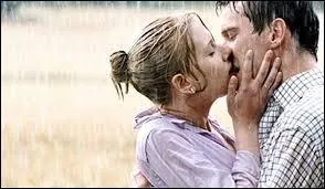 Voici le baiser le plus mouill du cinma. Quels acteurs s'embrassent sur la photo et dans quel film ?