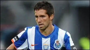 Qui est ce milieu recrut  Porto ?