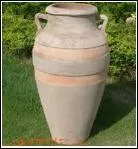 Elles taient prvues pour contenir de l'huile, du vin, des aliments.