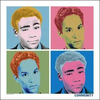 Avec qui Troy habite-t-il ?