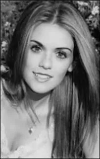 Qui joue le rle de Collen  partir de la saison 3 ?