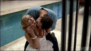  la fin, Sookie dit qu'elle aime les deux vampires... mais lequel choisit-elle ?