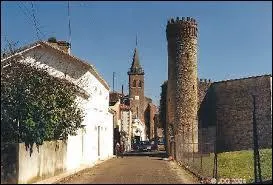 Nous sommes dans la commune aquitaine de Villeneuve-de-Marsan. Nous nous situons dans le dpartement ...