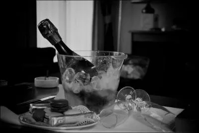 Si vous tes tomb sous le charme de mes quiz, et que vous me promettez de m'envoyer une caisse de champagne pour me remercier, je ne risque pas d'oublier !