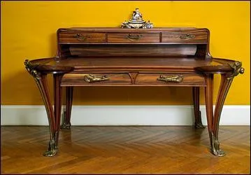 Louis Majorelle (1859-1926) : bniste et dcorateur, il a t l'lve de Millet. Ses meubles sont caractristiques du dbut du XXe sicle. Quel est le style de prdilection de ce crateur ?