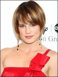 Avec qui est sortie Emilie ?