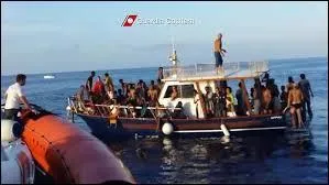 Combien de personnes sont mortes lors du naufrage de Lampedusa ?
