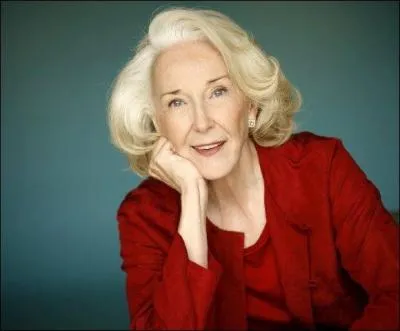 Qui est cette amie de la famille ? Et quel est le nom de son poney ? (3 rponses possibles)