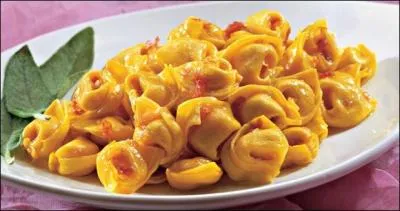 SI vous passez des vacances en Italie, ne manquez pas d'aller visiter Bologne,  Bologna la Grassa , vous pourrez y dguster  les ttons de Vnus , qui sont ...