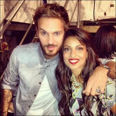 Quelle artiste fminine surnomme-t-il  Petite soeur  ou  Sista  ?