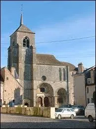 Dans quelle ville de l'Yonne devons-nous nous rendre pour visiter la Collgiale Saint-Lazare ?