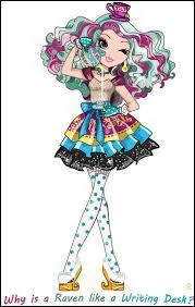 Qui est-elle ? (sur la photo)