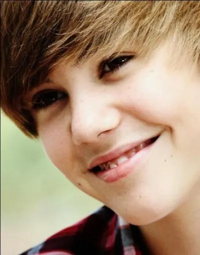 En quelle anne Justin sort-il son premier album intitul  My World  ?