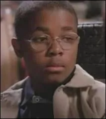 Comment s'appelle le petit garon qu'aide Prue dans l'pisode  l'ange gardien  ?