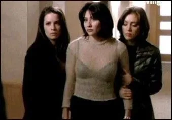 Que cache Rex dans les affaires de Prue pour la piger ?