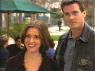 Dans l'pisode  la maldiction de l'urne  comment s'appelle l'ex petit ami de Phoebe ?