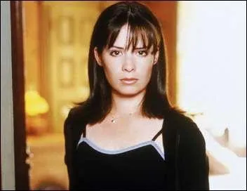 Dans l'pisode  Mtamorphoses  en quoi se transforme Piper ?