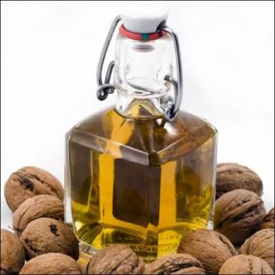 Quelle est une des principales proprits thrapeutiques de l'huile de noix ?