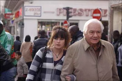 Quel est le titre du film ralis par Emilie Deleuze et sorti en 2010, avec Michel Galabru dans le rle principal, qui raconte la cohabitation d'un vieux grincheux et d'une jeune tudiante ?