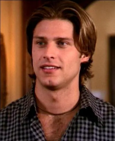 Comment s'appelle le nouveau voisin des surs ?