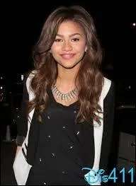 Dans quelle mission est-elle auprs de sa meilleure amie ?