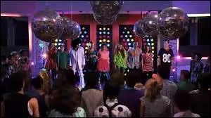 Quel titre interprtent les lves du studio  la fte de  Youmix  ?