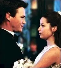 Qui est absent au mariage de Piper ?