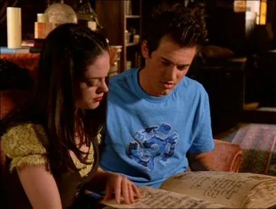 Dans l'pisode  Prmonitions,   Paige retrouve son ancien petit ami. Comment s'appelle-t-il ?