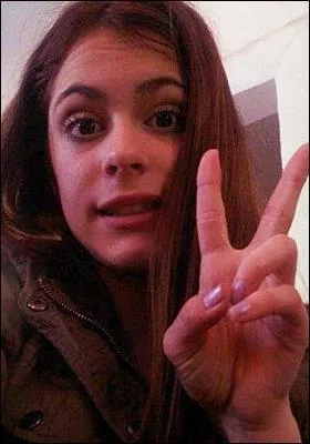 Quelle tait la couleur du T-shirt de Violetta lors de l'pisode 1 de la saison 2 ? ( l'aroport)