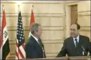 A Badgad, un homme a lanc ses chaussures sur Bush. Premire raction de ce dernier: