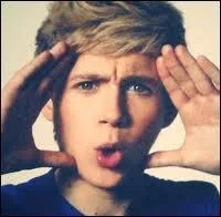 Chez les filles il aime :