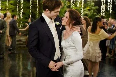 Dans quel chapitre Edward et Bella se marient-ils ?