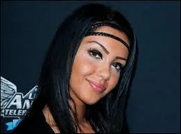 Quel est l'ge de Nabilla ?