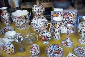 Quelle ville du Loiret est connue pour sa faence ?