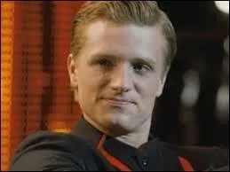 Qu'avoue Peeta lors de l'interview au capitole ?