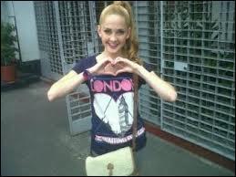 Dans quelle srie joue-t-elle ?