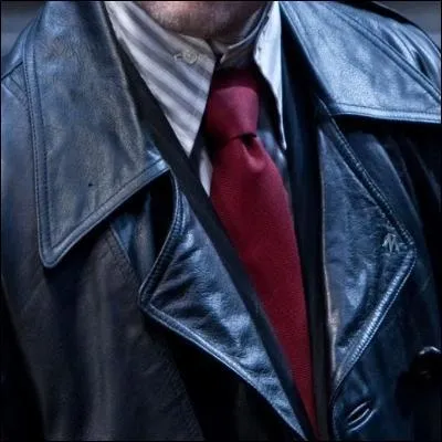 Quelle est la seule personne assez virile pour pouvoir porter ce blouson en cuir ?