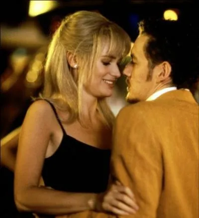 Qui incarne Ccile, tudiante en ethnologie dans une comdie d'Ariel Zeitoun :  Bimboland  ?