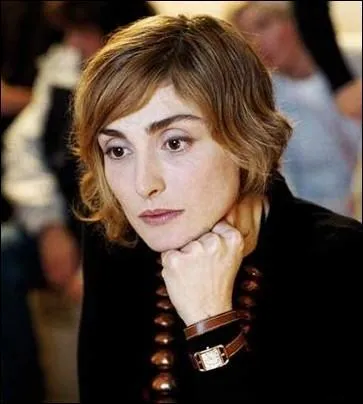 Elle interprte l'associe de Daniel Auteuil dans  Mon meilleur ami  de Patrice Leconte en 2006...